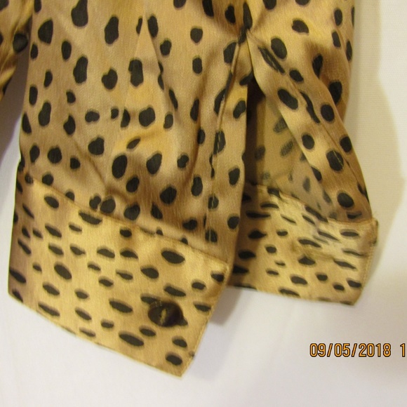 Silk Club Women's Dress Shirt, size Medium - Picture 6 of 8